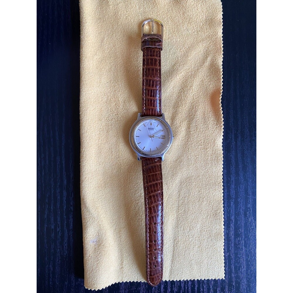 Vintage Seiko Quartz Date Watch Needs Battery Cracked Crystal Gen Leather Band